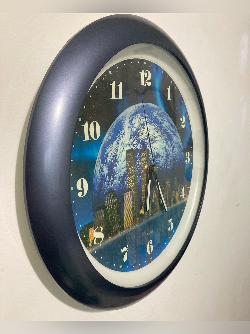 Glow in the Dark Vintage 90s New York Skyline Wall Clock - Quartz - Twin Towers